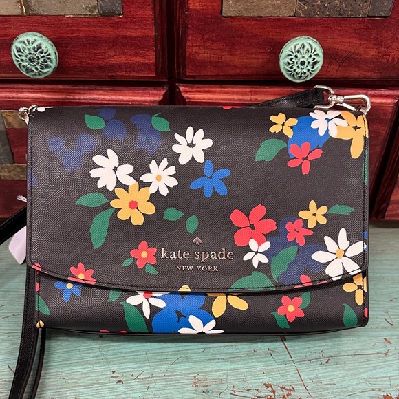 kate spade Handbags - Kate Spade Black Multicolor Floral Clutch ✨